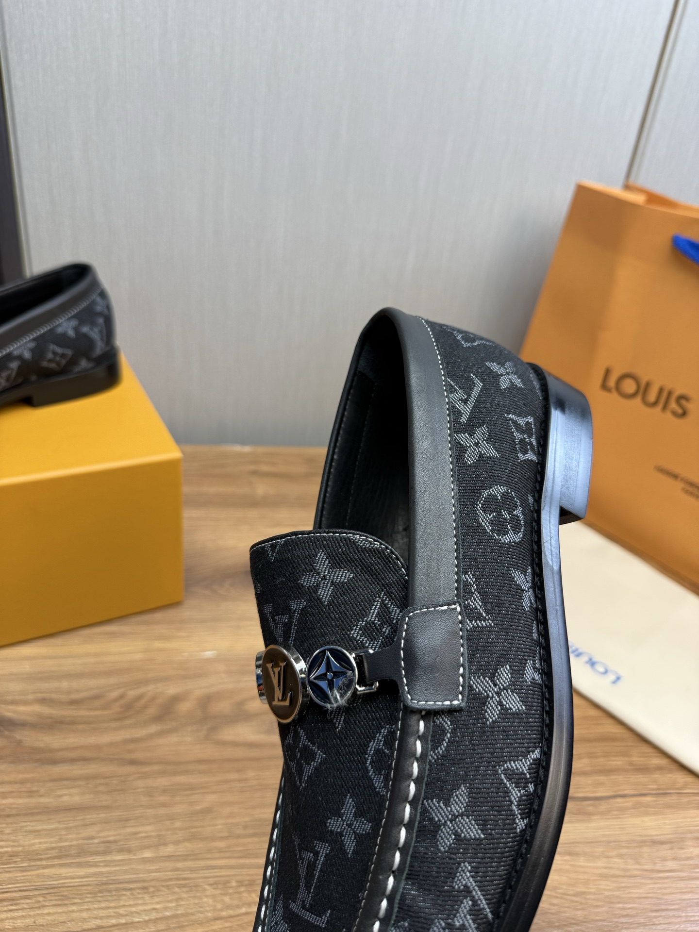 LV